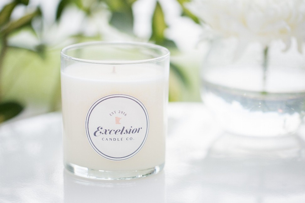 Excelsior Candle Soy Candle - 8.5 oz. jarMango Pineapple