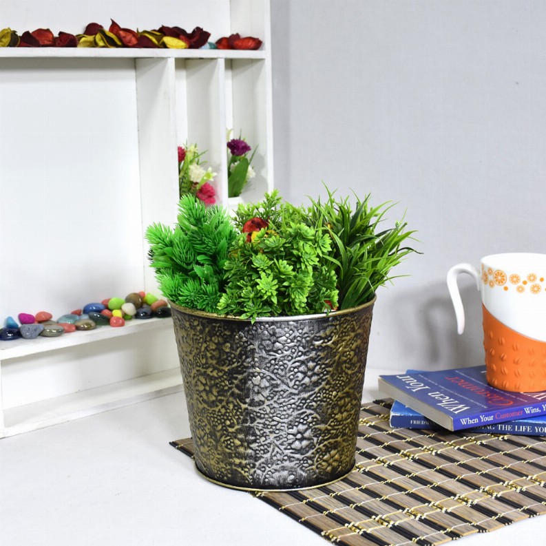 Handmade 100% Iron Round Modern Dusty Coated Color Planters Pot - 4.5 x 6.7 x 6.7in Light Gold