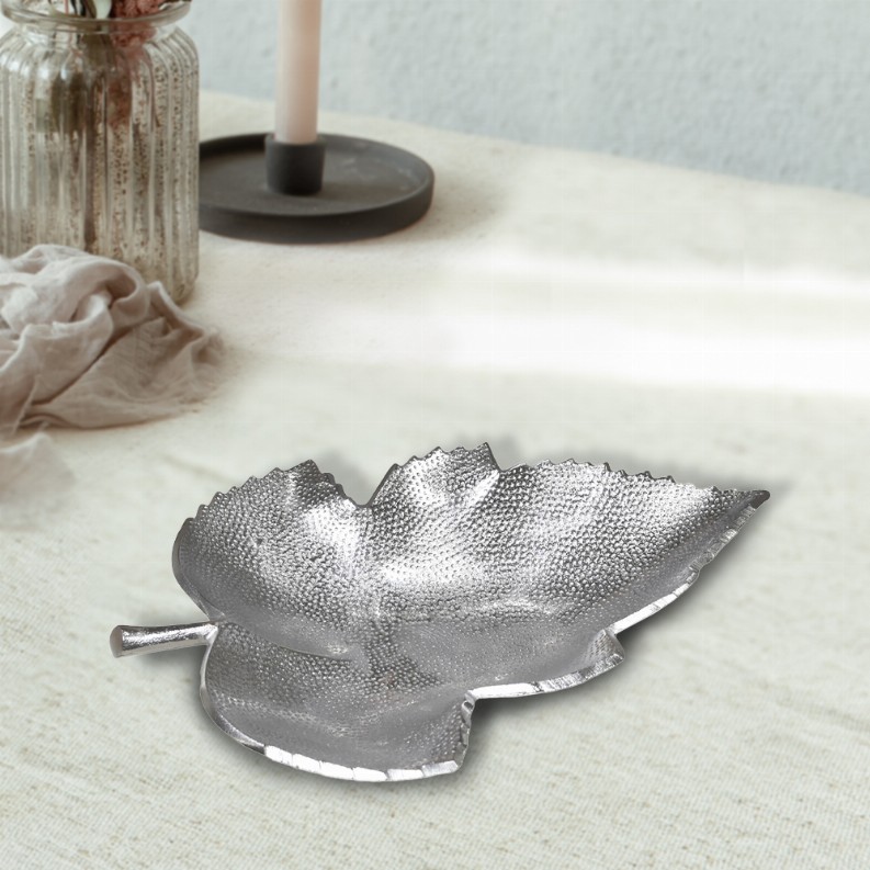 Handmade Decorative Silver Color Coated Aluminium Tray - 6.69 x 5.11 x 0.9cm Silver