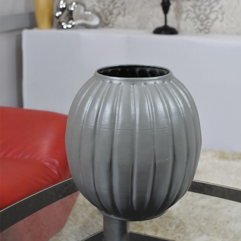 Handmade Iron Geometric Bouquet Vase For Indoor & Outdoor Use