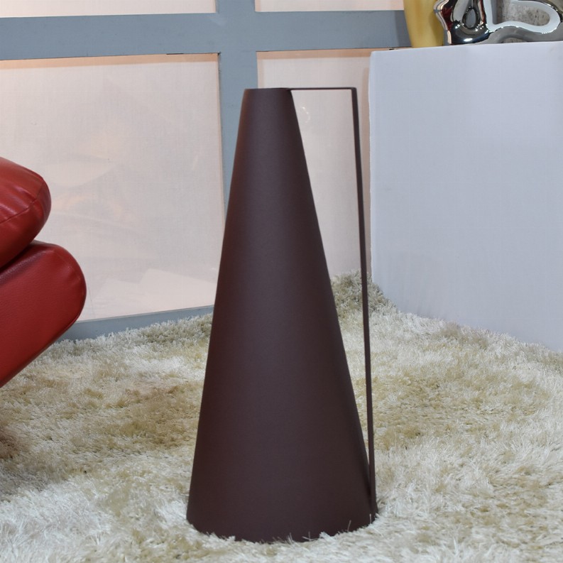 Handmade Iron Geometric Bud Vase For Indoor & Outdoor Use - 8.66x8.66x19.49 Rust