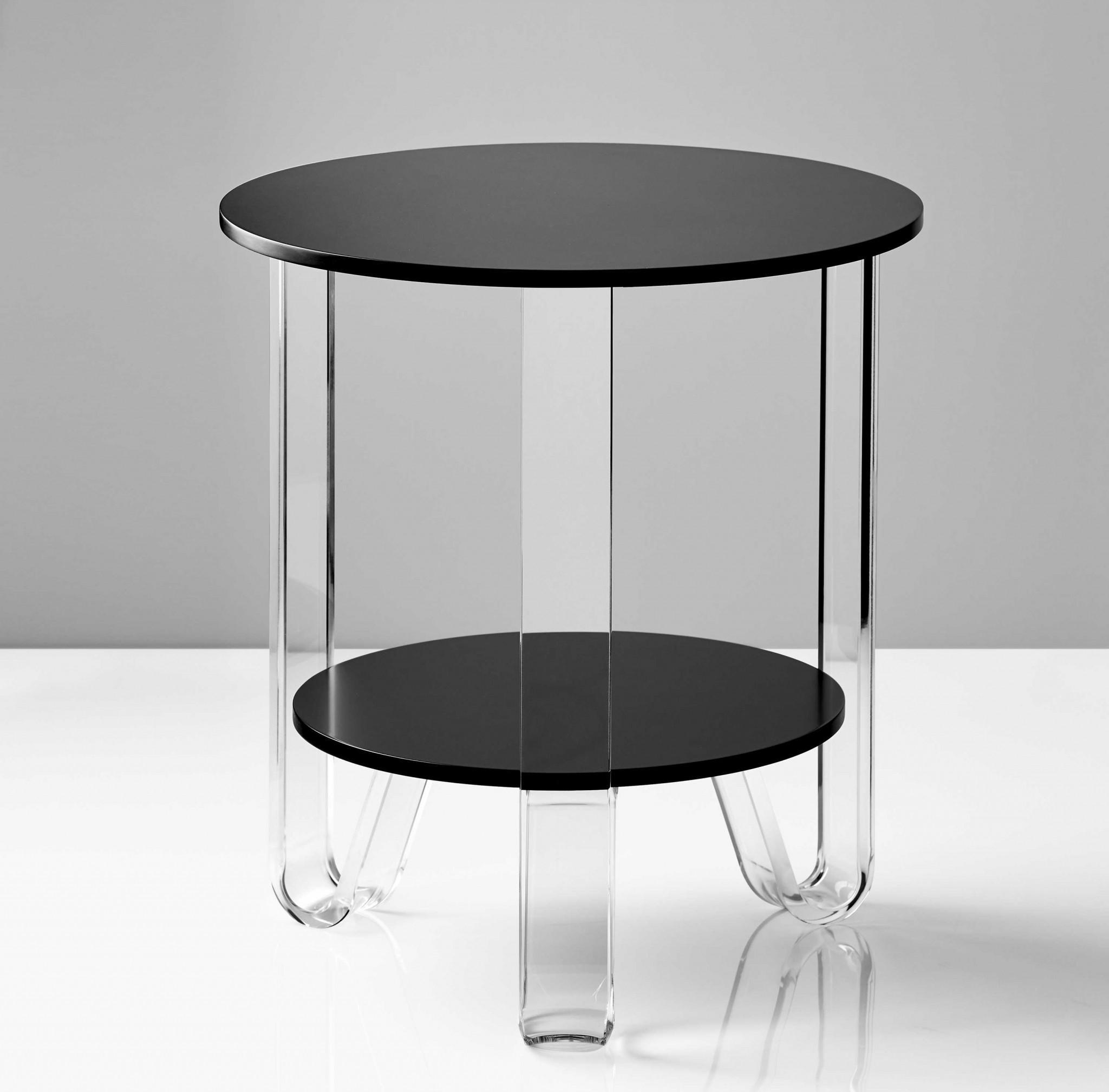 18.5" X 18.5" X 21.5" Black Accent Table