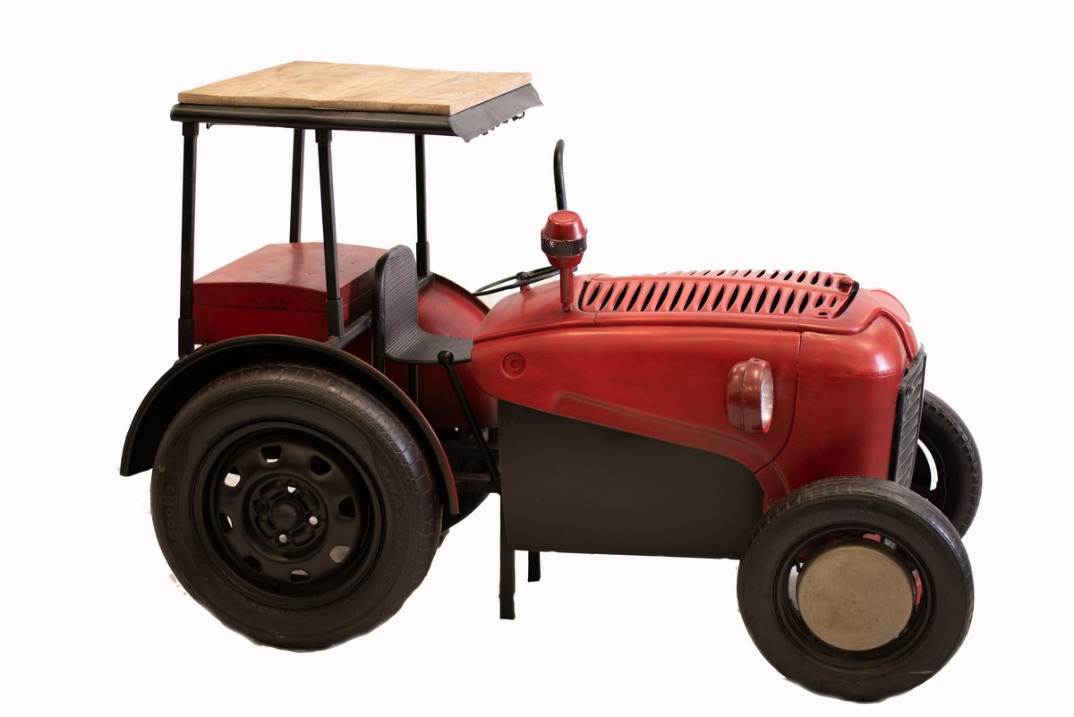 32" X 61" X 40.5" Red Tractor Bar