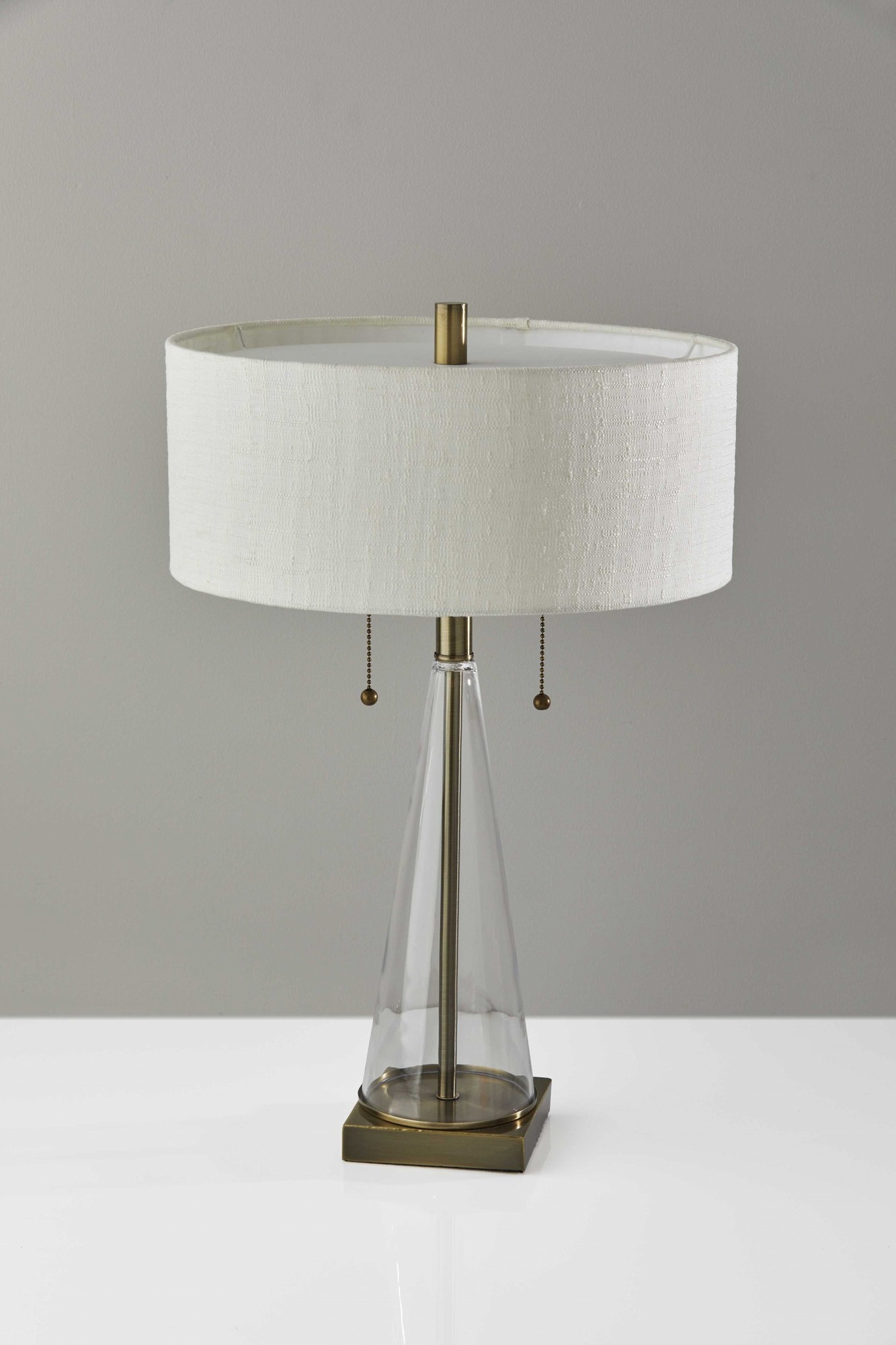 15" X 15" X 23" Brass Metal Glas Table Lamp