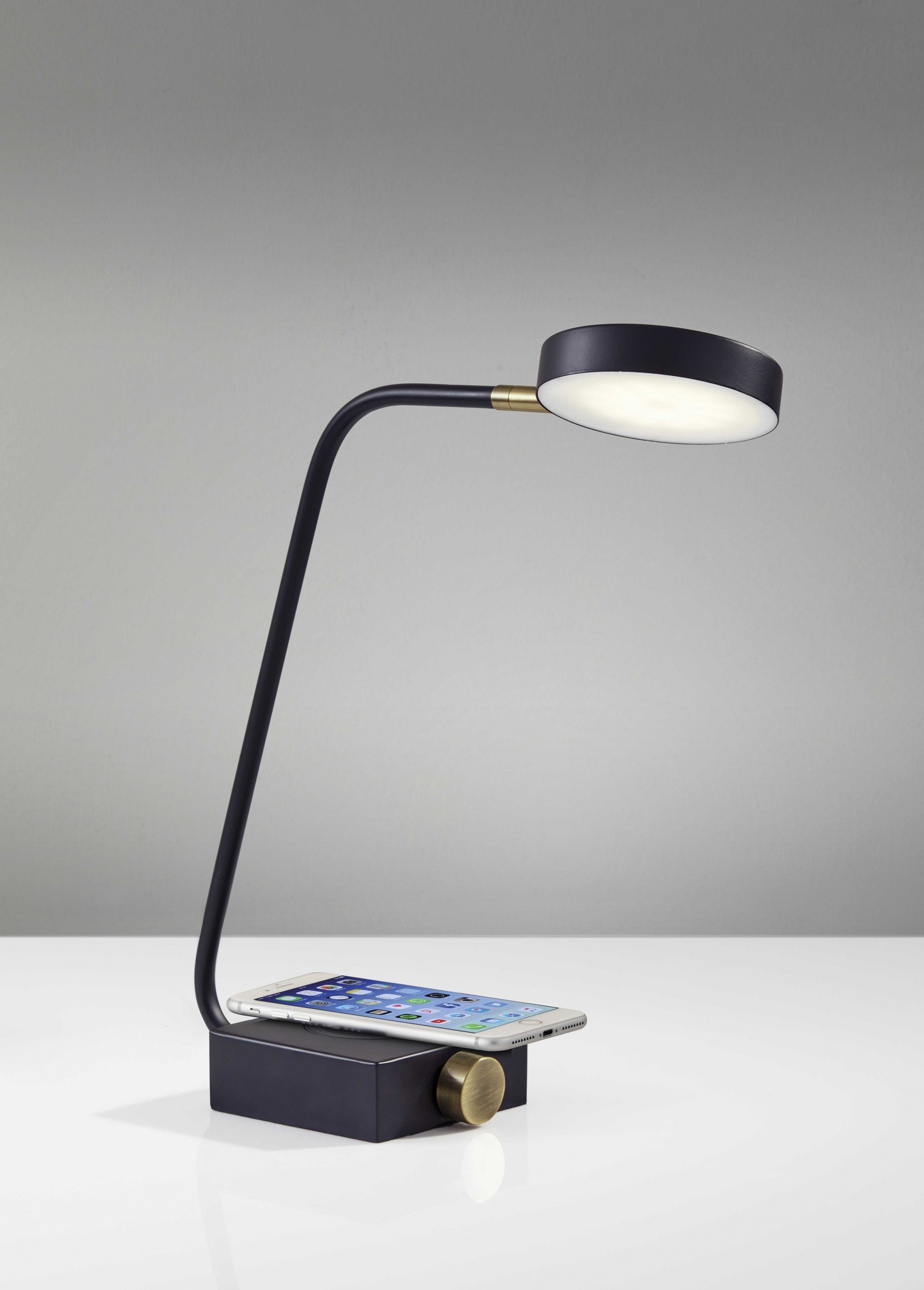 4.75" X 15.5" X 15.5"-19" Black Metl LED Desk Lamp