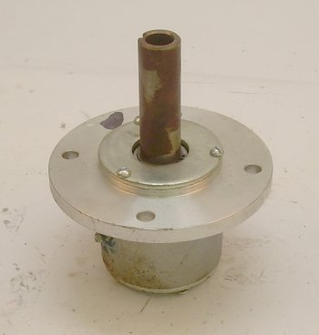 Quill, 6.50" Overall Height, Keyed Shaft 1" OD, 0.63" ID, 2.75" From Flange to Blade, 4 Bolt 3.18" John Deere Lawnmower Parts