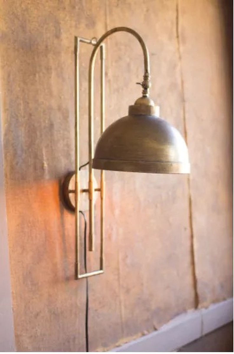 Metal Wall Light With Antique Brass Finish
