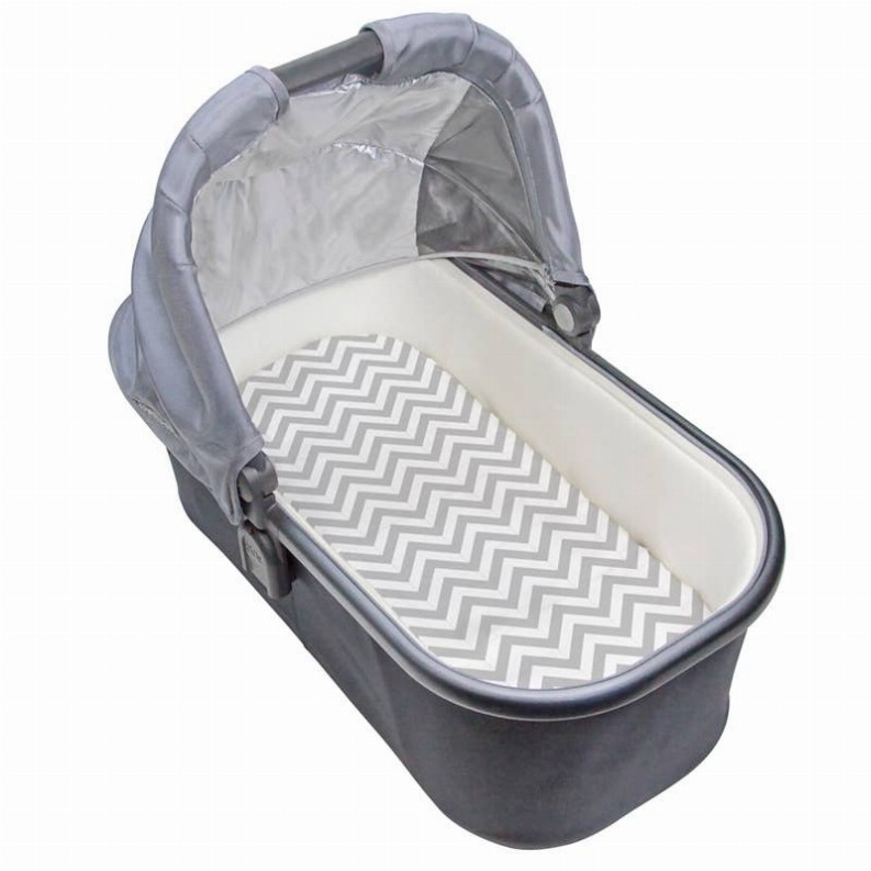 Fitted Bassinet Sheet - Grey Chevron
