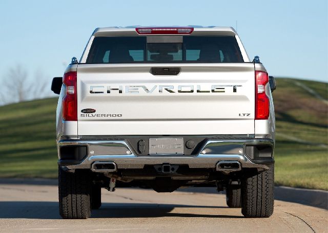 19-C SILVERADO 1500 LETTTERS POLISHED STAINLESS STEEL