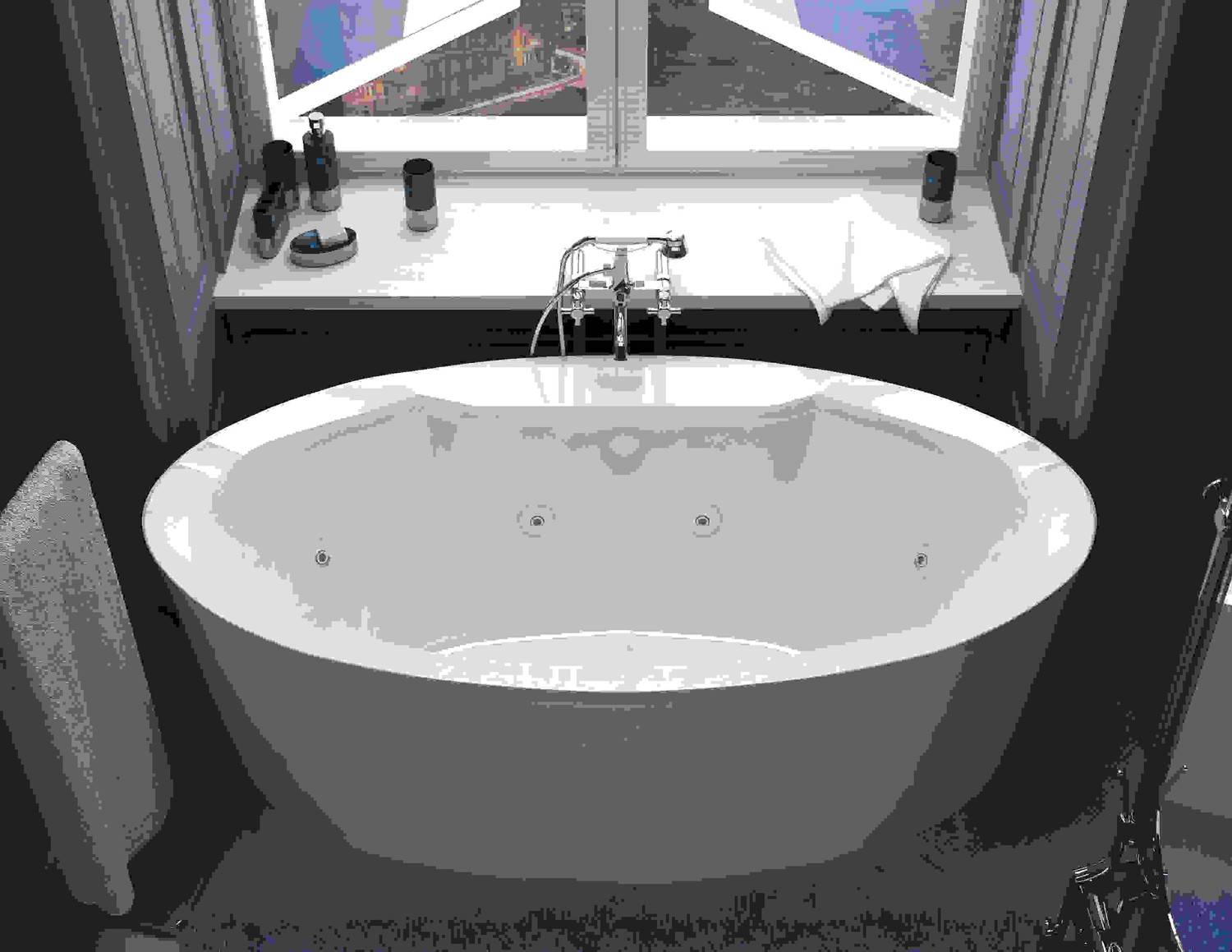 Sole 34 x 68 x 23 in. Oval Freestanding Whirlpool Jetted Bathtub