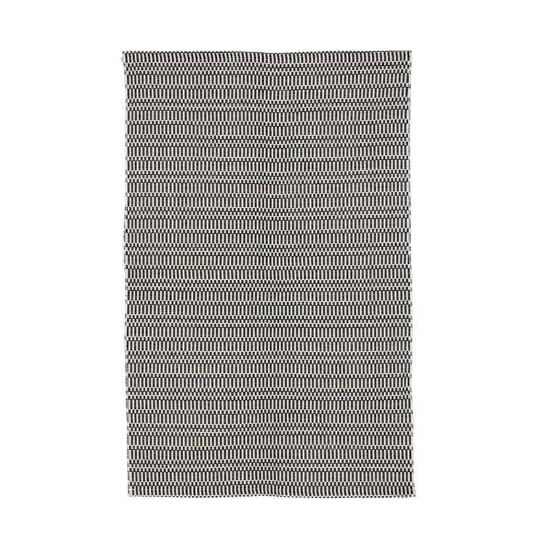 Stratton Home Decor Modern Farmhouse Woven Black and White Accent Rug